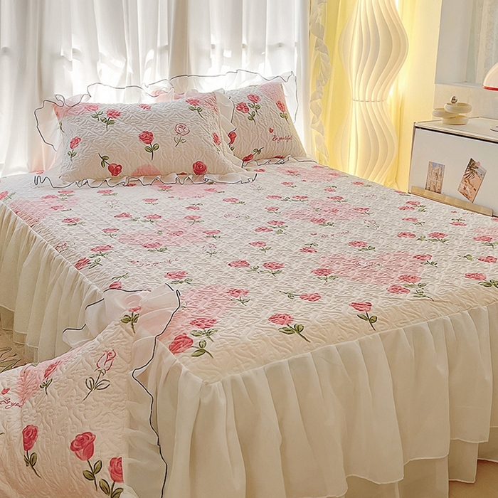 91家纺网 家纺一手货源 找家纺 易辰美 2025新款亲肤舒适印花夹棉公主风床裙 玫瑰物语