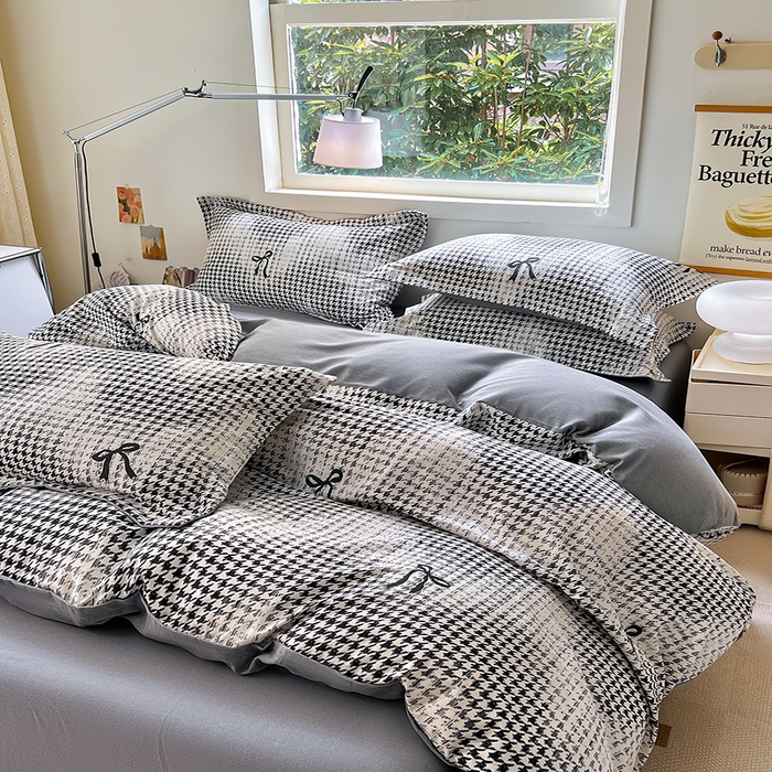 91家纺网 家纺一手货源 找家纺 品乐家纺 2024新款全棉生态棉印花磨毛四件套 都市爱情-黑