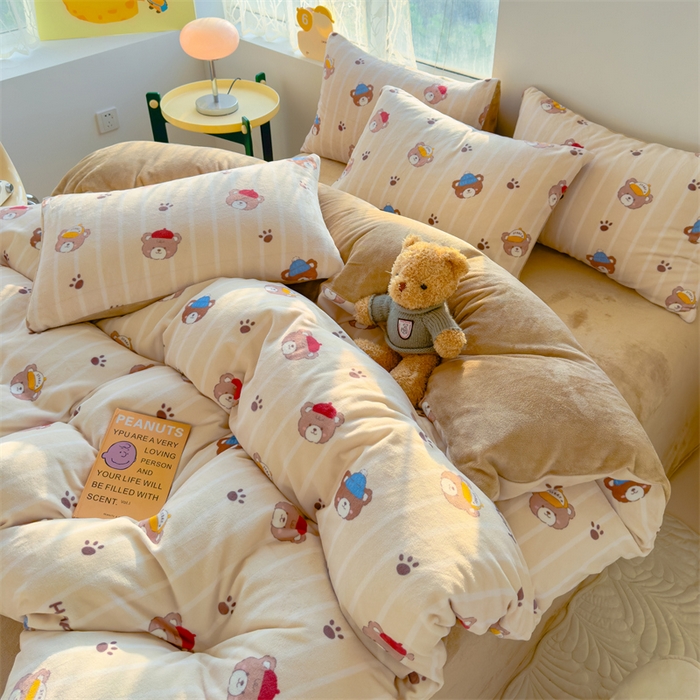 91家纺网 家纺一手货源 找家纺 灰鲸 2025新款牛奶绒小清新印花四件套 快乐小熊