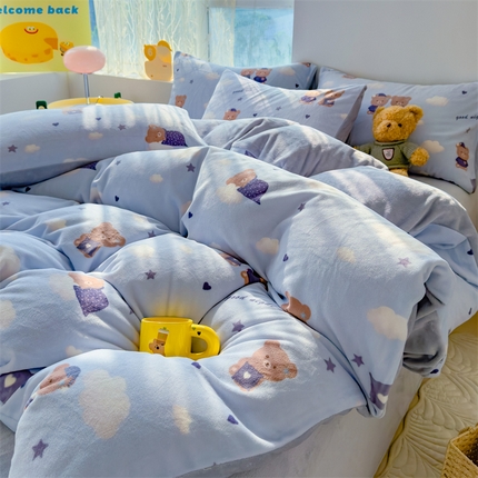 91家纺网 家纺一手货源 找家纺 灰鲸 2025新款牛奶绒小清新印花四件套 晚安熊熊