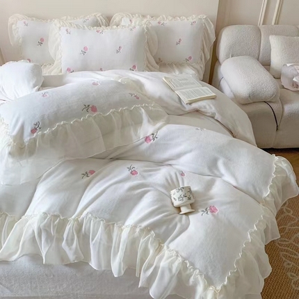 91家纺网 家纺一手货源 找家纺 （总）你好美丽 2025新款A类200克牛奶绒安娜满版刺绣花边四件套