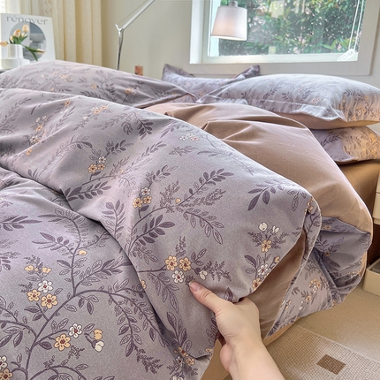 91家纺网 家纺一手货源 找家纺 品乐家纺 2024新款全棉生态棉印花磨毛四件套 锁清秋-灰