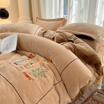 丽涵家纺 2024新品消光锦芙绒绣花四件套 浅杏咖