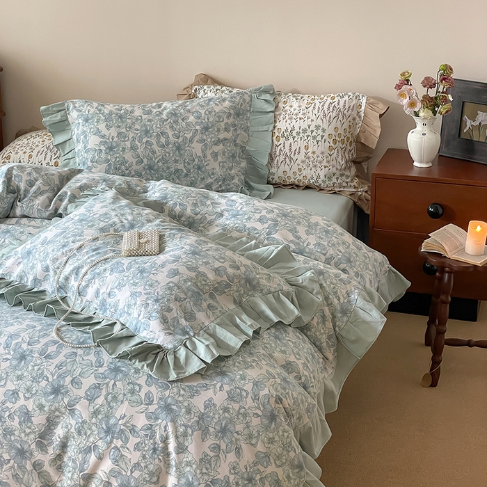 91家纺网 家纺一手货源 找家纺 窝米 2024新款全棉磨毛花边工艺款四件套 轻轻丝语蓝