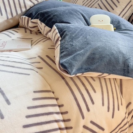 91家纺网 家纺一手货源 找家纺 （总）爱思凯家纺 2025新款190克清心系列-牛奶绒清新被套