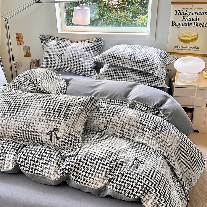 91家纺网 家纺一手货源 找家纺 品乐家纺 2024新款全棉生态棉印花磨毛四件套 都市爱情-黑