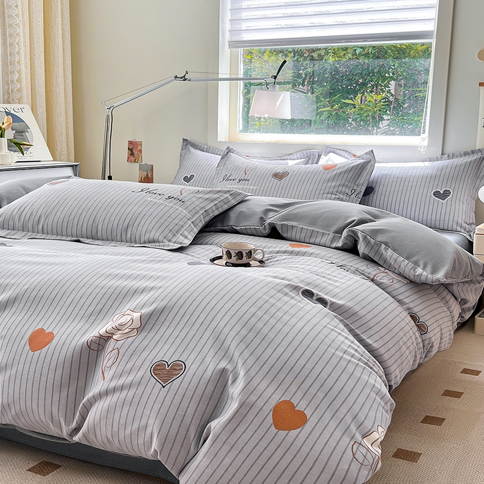 91家纺网 家纺一手货源 找家纺 品乐家纺 2024新款全棉生态棉印花磨毛被套单品 玫瑰恋人-灰
