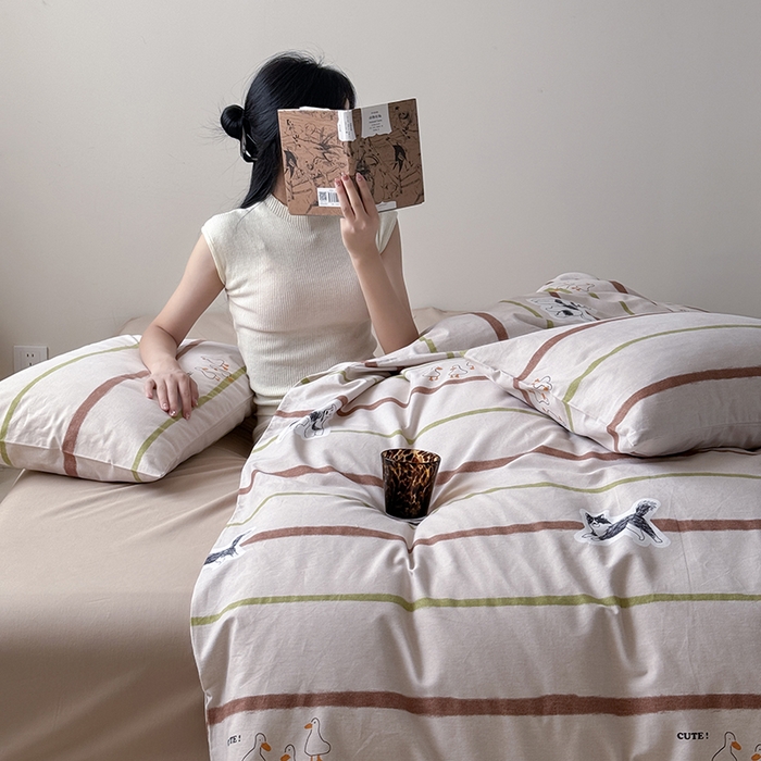 91家纺网 家纺一手货源 找家纺 窝米 2024新款全棉磨毛简约卡通系列四件套 萌萌驼