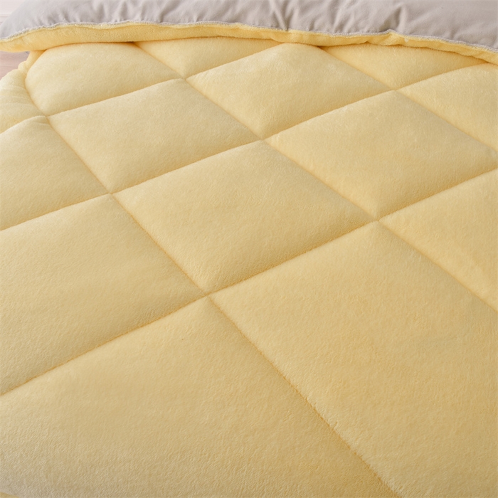 91家纺网 家纺一手货源 找家纺 笙意家纺 2025新款A类刺绣加厚保暖牛奶绒冬被四件套 亦暖-暖黄+米灰