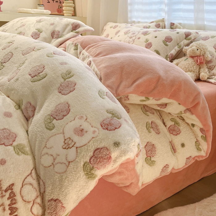 91家纺网 家纺一手货源 找家纺 韩巢家纺 2024新款加厚雪花绒印花四件套-风格一（提供卖家秀） 花花世界