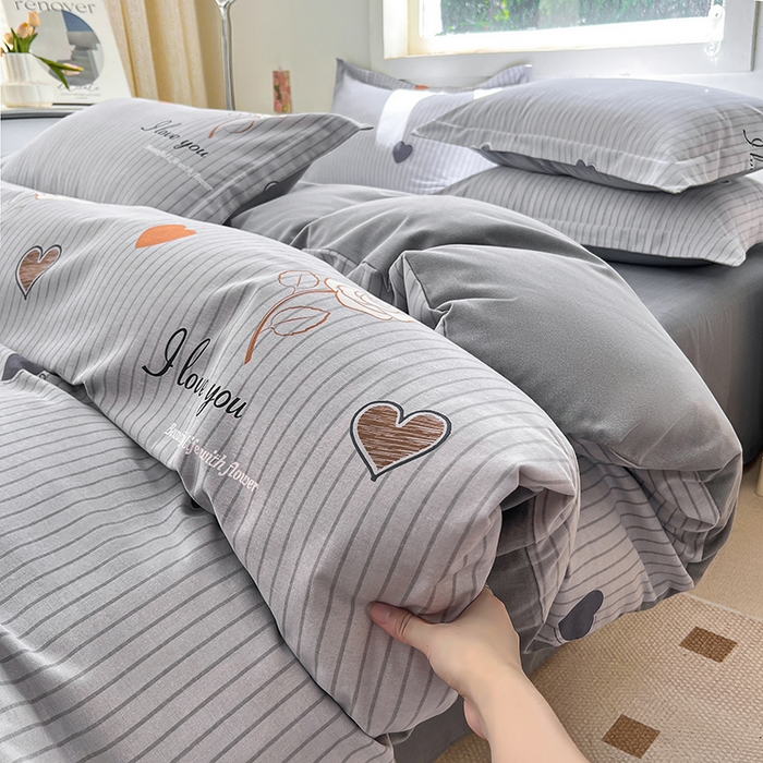 91家纺网 家纺一手货源 找家纺 品乐家纺 2024新款全棉生态棉印花磨毛被套单品 玫瑰恋人-灰