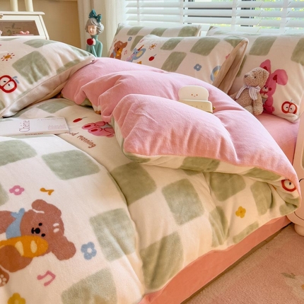 91家纺网 家纺一手货源 找家纺 （总）爱思凯家纺 2025新款190克清心系列-牛奶绒四件套