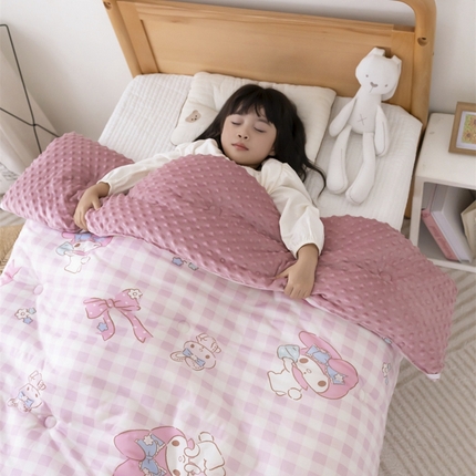 91家纺网 家纺一手货源 找家纺 （总）心卓 2025年新款直播三丽鸥针织棉豆豆被冬被子被芯学生儿童冬被加厚成人大豆被