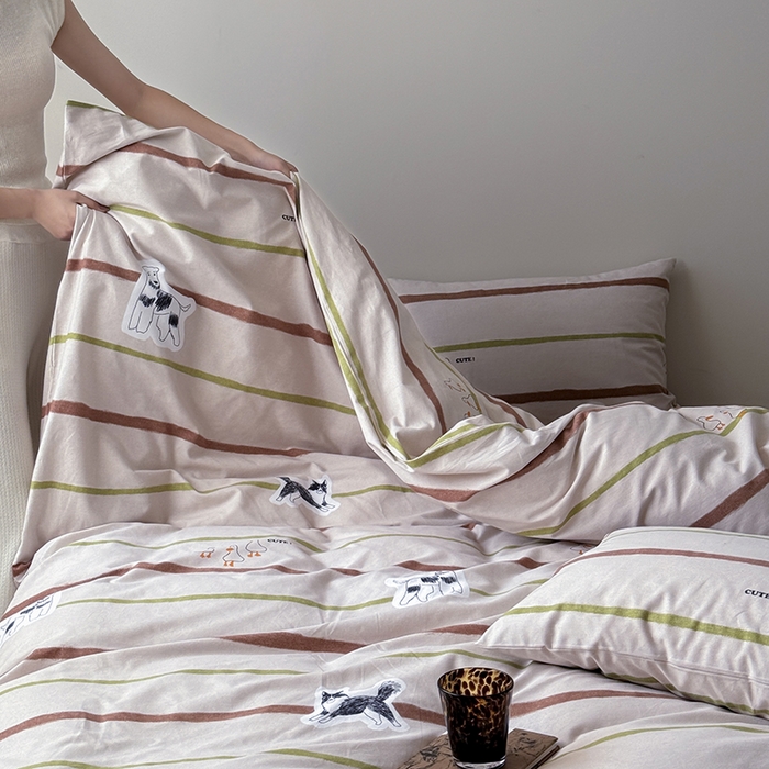 91家纺网 家纺一手货源 找家纺 窝米 2024新款全棉磨毛简约卡通系列四件套 萌萌驼