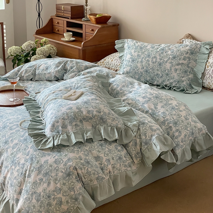 91家纺网 家纺一手货源 找家纺 窝米 2024新款全棉磨毛花边工艺款四件套 轻轻丝语蓝