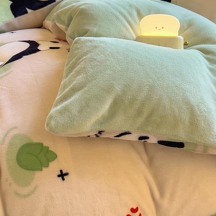 91家纺网 家纺一手货源 找家纺 （总）爱思凯家纺 2025新款190克清心系列-牛奶绒清新被套