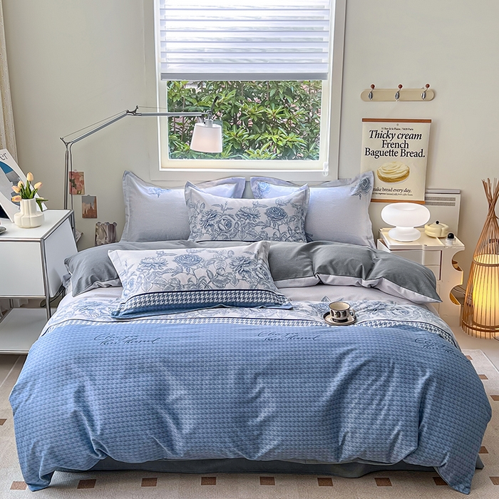 91家纺网 家纺一手货源 找家纺 品乐家纺 2024新款全棉生态棉印花磨毛四件套 温妮莎-蓝