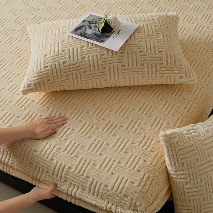 91家纺网 家纺一手货源 找家纺 欧邦 新款舒棉绒塔芙绒单品床笠可搭配同款被套 暖米杏