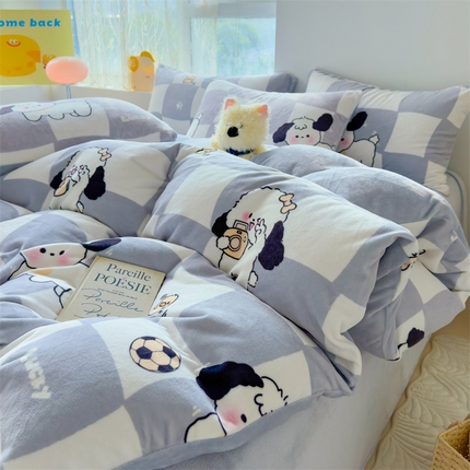 91家纺网 家纺一手货源 找家纺 灰鲸 2025新款牛奶绒小清新印花四件套 棋盘格狗狗