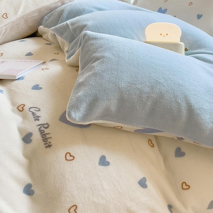 91家纺网 家纺一手货源 找家纺 （总）爱思凯家纺 2025新款190克清心系列-牛奶绒清新被套