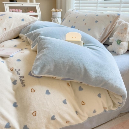 91家纺网 家纺一手货源 找家纺 （总）爱思凯家纺 2025新款190克清心系列-牛奶绒四件套