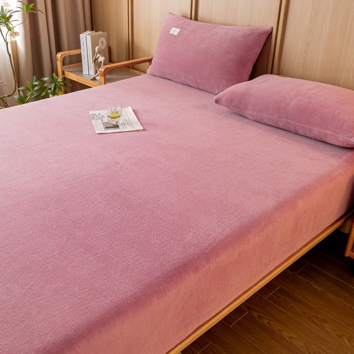 91家纺网 家纺一手货源 找家纺 梵克保罗 2024新款纯色简约牛奶绒床笠 豆沙奶昔