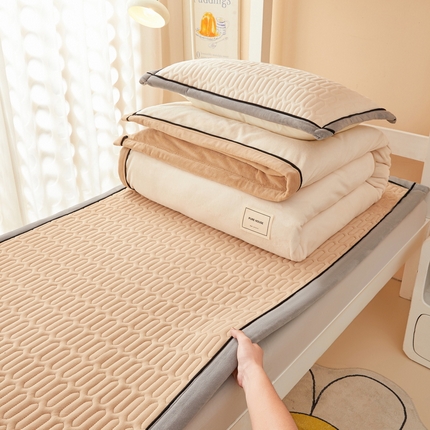 91家纺网 家纺一手货源 找家纺 （总）爱思凯家纺 2025新款【学生】简溪系列-新棉绒床褥四件套