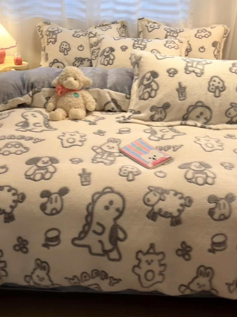 91家纺网 家纺一手货源 找家纺 韩巢家纺 2024新款加厚雪花绒印花四件套-风格一（提供卖家秀） 灰色轨迹