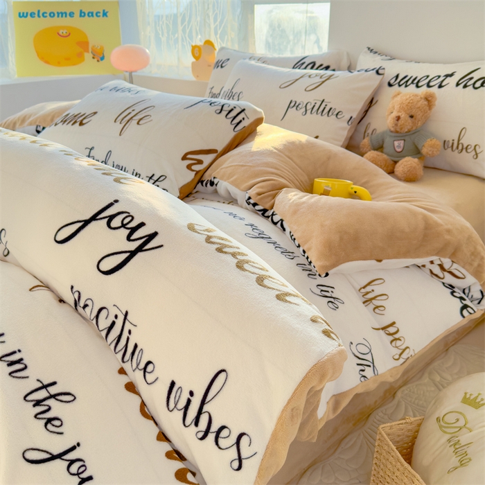 91家纺网 家纺一手货源 找家纺 灰鲸 2025新款牛奶绒小清新印花四件套 美好生活