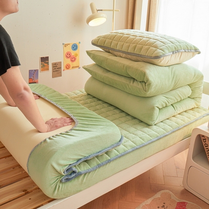 91家纺网 家纺一手货源 找家纺 （总）爱思凯家纺 2025新款【学生】初心-牛奶绒小号床笠三件套