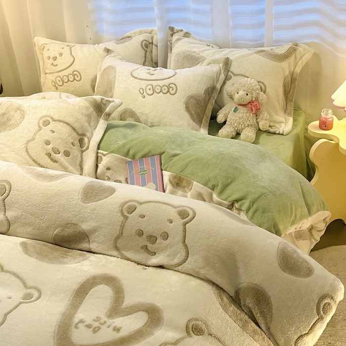 91家纺网 家纺一手货源 找家纺 韩巢家纺 2024新款加厚雪花绒印花单件被套-风格一（提供卖家秀 ） 爱心熊(绿)