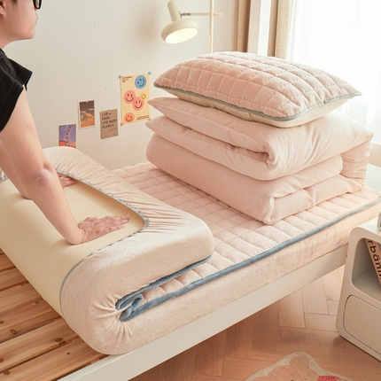 91家纺网 家纺一手货源 找家纺 （总）爱思凯家纺 2025新款【学生】初心-牛奶绒小号床笠三件套