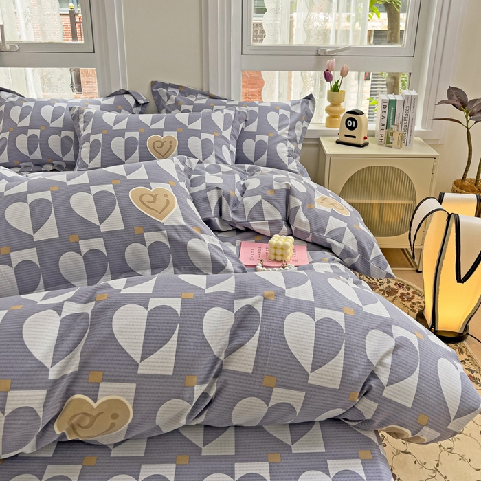 91家纺网 家纺一手货源 找家纺 品乐家纺 2024新款全棉生态棉印花磨毛被套单品 妙恋-灰