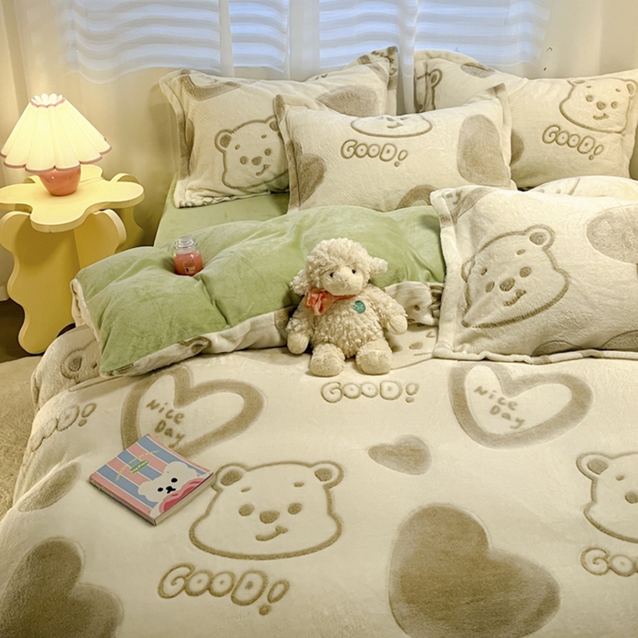 91家纺网 家纺一手货源 找家纺 韩巢家纺 2024新款加厚雪花绒印花四件套-风格一（提供卖家秀） 爱心熊(绿)