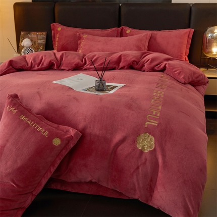 91家纺网 家纺一手货源 找家纺 （总）羽涵家纺 2024新款10A抗菌10A抗菌7斤高克重牛奶绒刺绣四件套