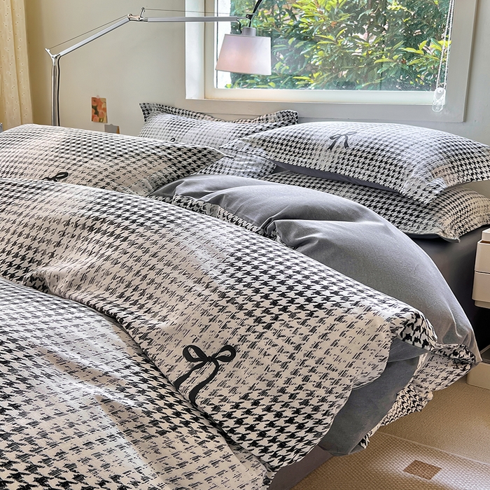 91家纺网 家纺一手货源 找家纺 品乐家纺 2024新款全棉生态棉印花磨毛四件套 都市爱情-黑