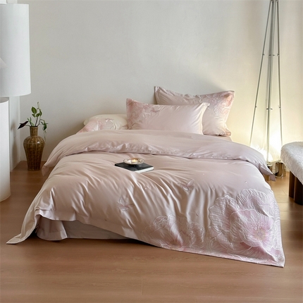 91家纺网 家纺一手货源 找家纺 简纯主义 2025新款全棉大版绣花宽边四件套-桃之夭夭 桃之夭夭-粉