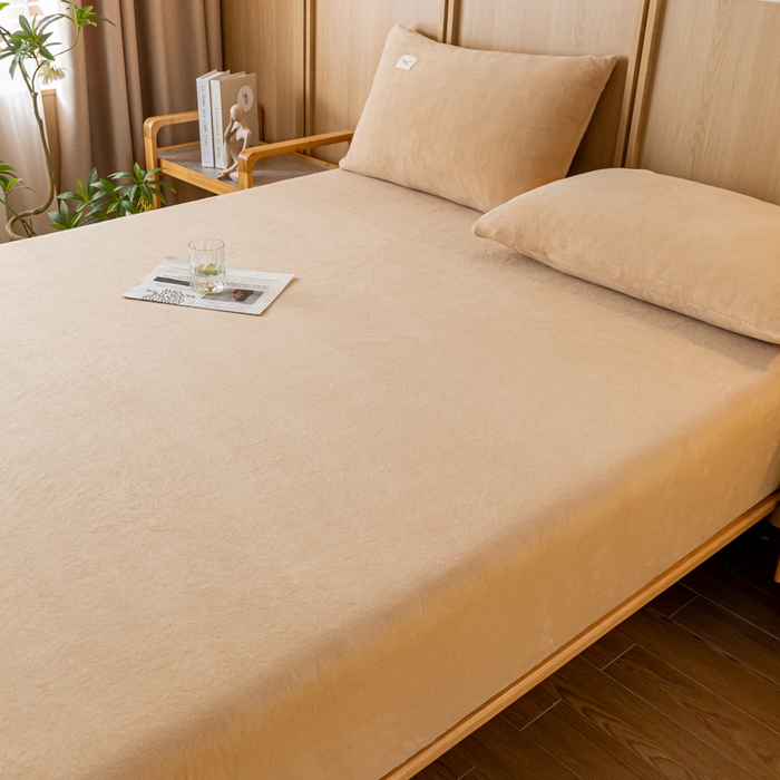 91家纺网 家纺一手货源 找家纺 梵克保罗 2024新款纯色简约牛奶绒床笠 奶茶