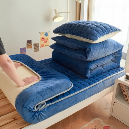 91家纺网 家纺一手货源 找家纺 （总）爱思凯家纺 2025新款【学生】初心-牛奶绒小号床笠三件套