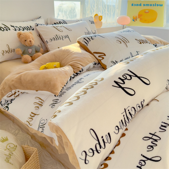 91家纺网 家纺一手货源 找家纺 灰鲸 2025新款牛奶绒小清新印花四件套 美好生活