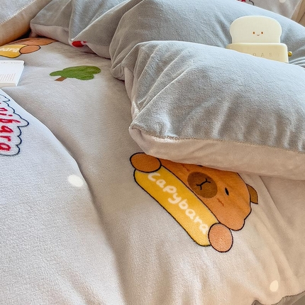 91家纺网 家纺一手货源 找家纺 （总）爱思凯家纺 2025新款190克清心系列-牛奶绒清新被套