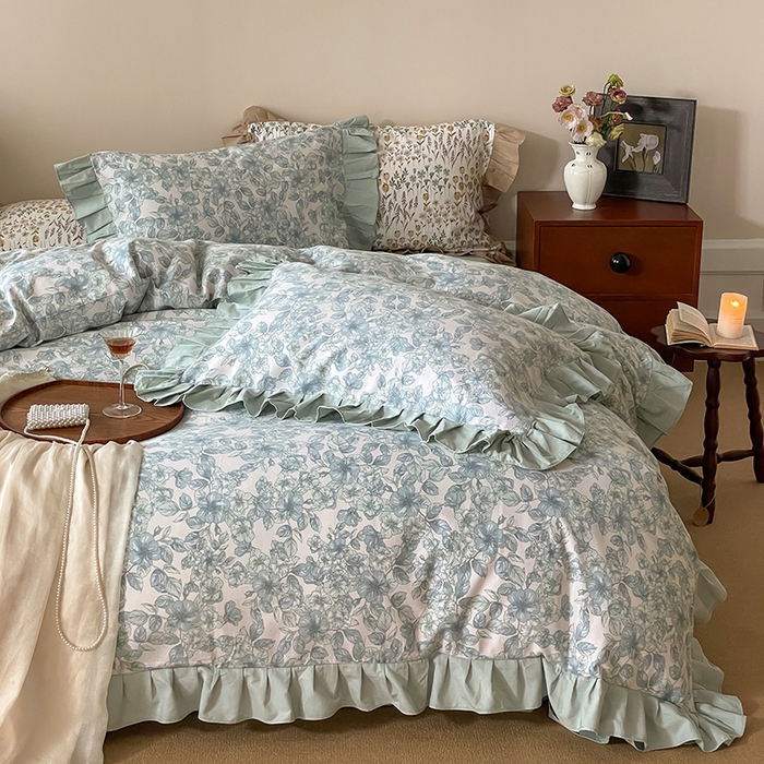 91家纺网 家纺一手货源 找家纺 窝米 2024新款全棉磨毛花边工艺款四件套 轻轻丝语蓝