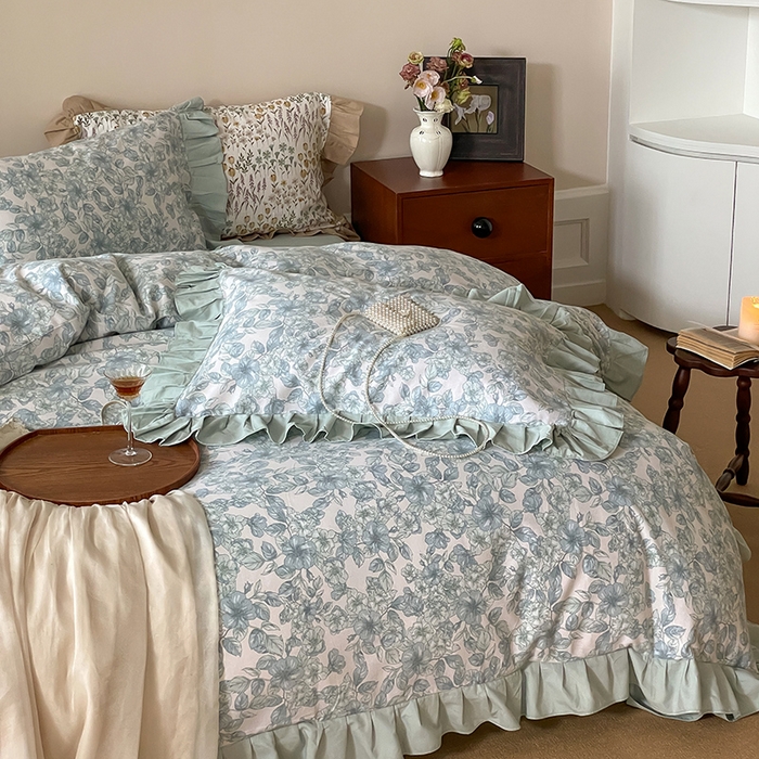 91家纺网 家纺一手货源 找家纺 窝米 2024新款全棉磨毛花边工艺款四件套 轻轻丝语蓝