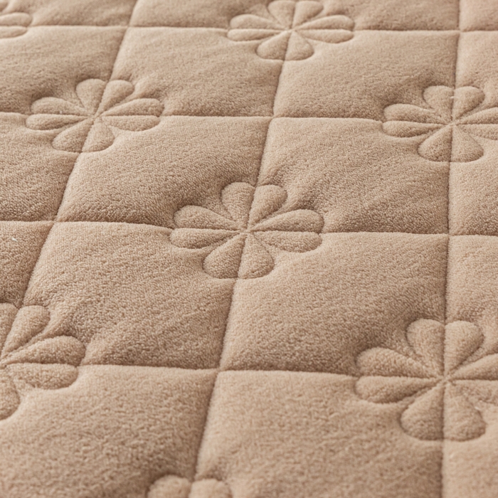 91家纺网 家纺一手货源 找家纺 梵克保罗 2024新款牛奶绒夹棉床笠-四叶草 四叶草-奶咖