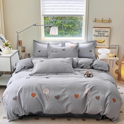 91家纺网 家纺一手货源 找家纺 品乐家纺 2024新款全棉生态棉印花磨毛被套单品 玫瑰恋人-灰