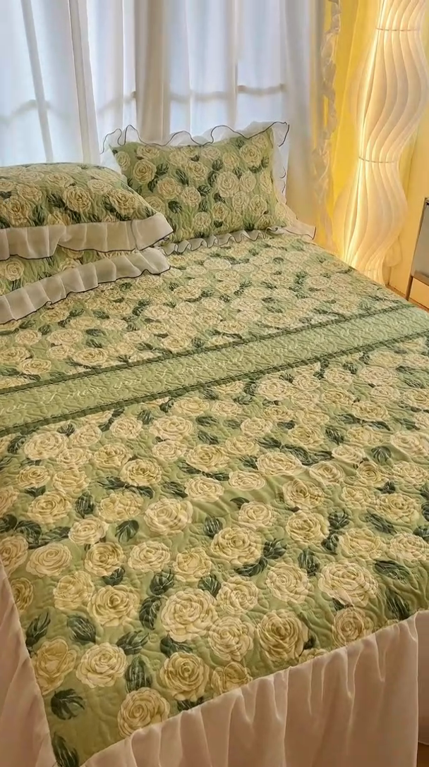 91家纺网 家纺一手货源 找家纺 易辰美 2025新款亲肤舒适印花夹棉公主风床裙 椿茶