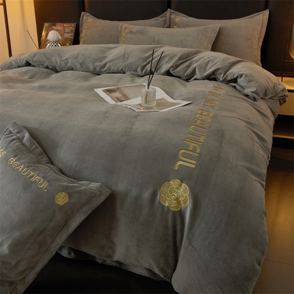 91家纺网 家纺一手货源 找家纺 （总）羽涵家纺 2024新款10A抗菌10A抗菌7斤高克重牛奶绒刺绣四件套