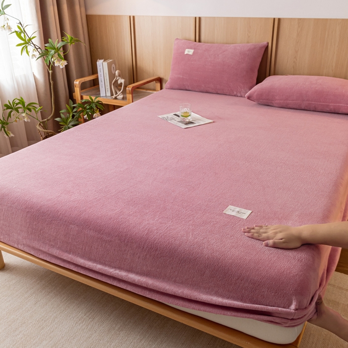 91家纺网 家纺一手货源 找家纺 梵克保罗 2024新款纯色简约牛奶绒床笠 豆沙奶昔