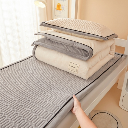 91家纺网 家纺一手货源 找家纺 （总）爱思凯家纺 2025新款【学生】简溪系列-新棉绒床褥四件套