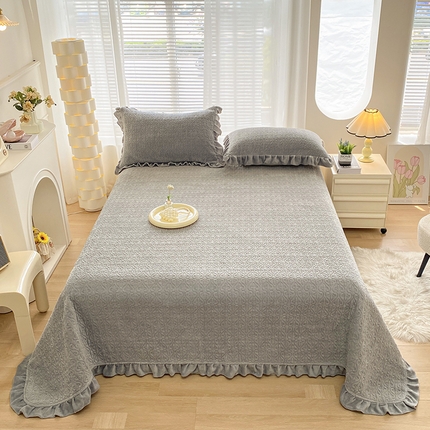 91家纺网 家纺一手货源 找家纺 （总）梦精灵家纺 2025新款牛奶绒花边绗缝工艺印花单床盖